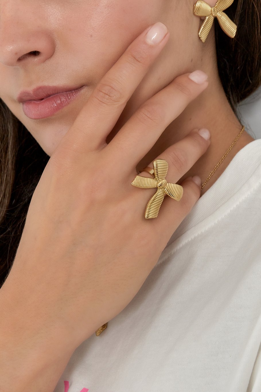 Big bow ring