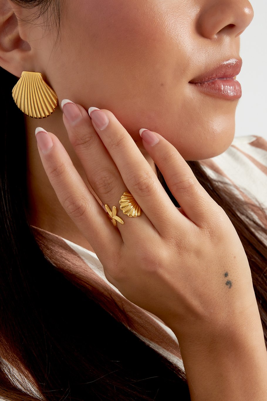 Sea shell vibes ring