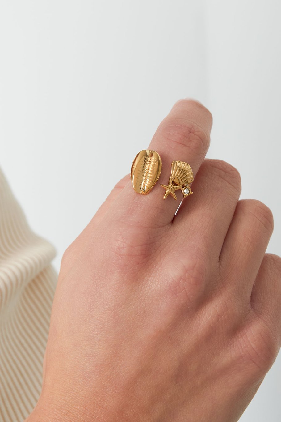 Ocean breeze ring