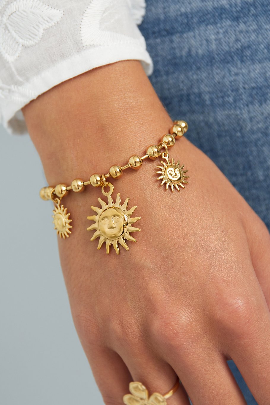 Sunlit charm armband