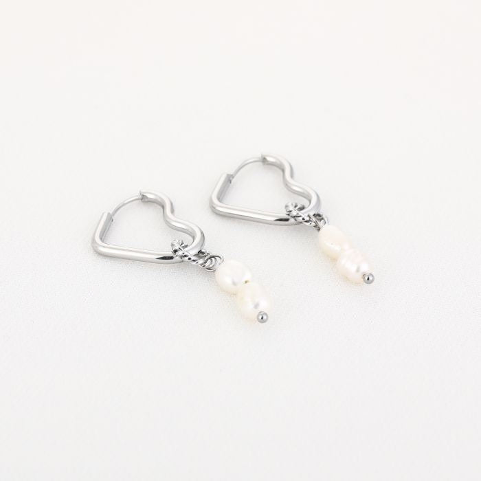 Hearts & pearls oorbellen