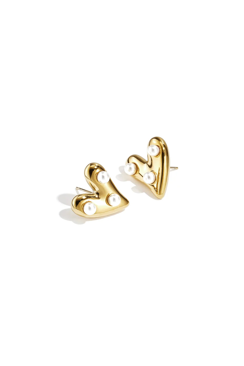 Pearly heart studs