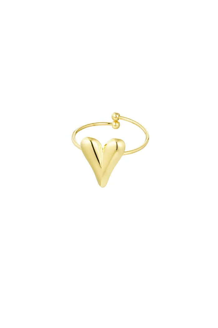 Classy heart ring
