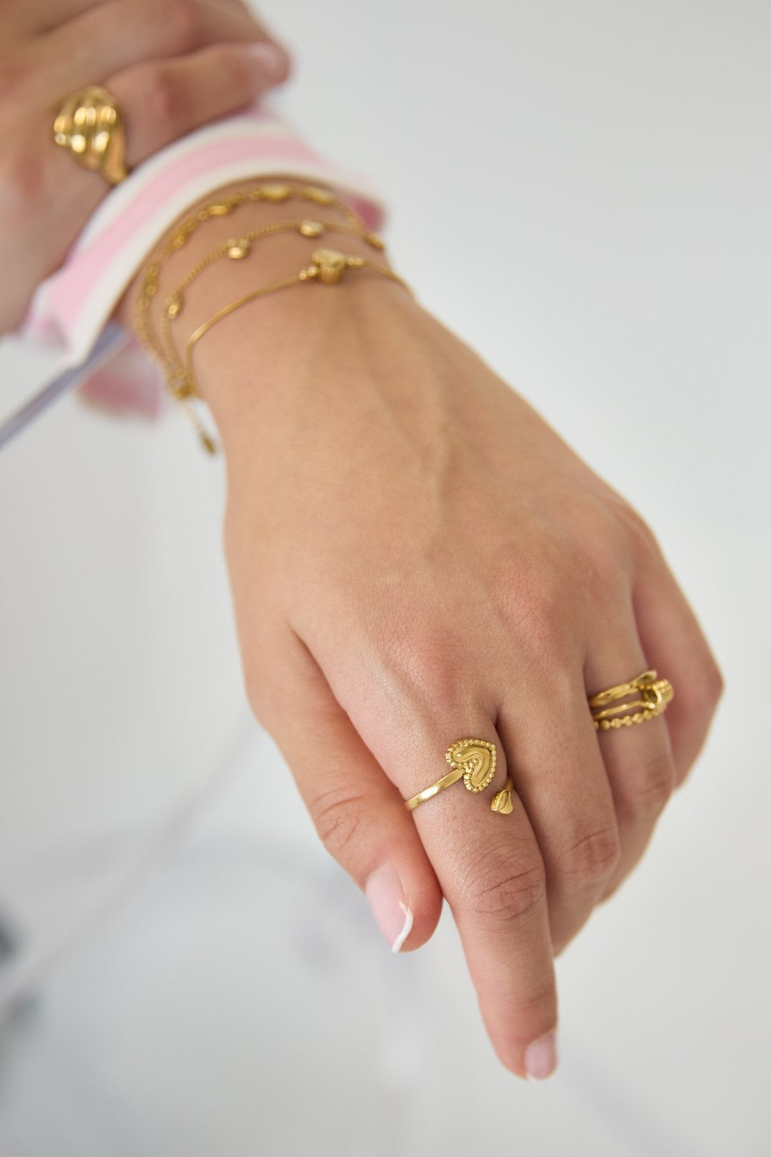 Twisted love ring