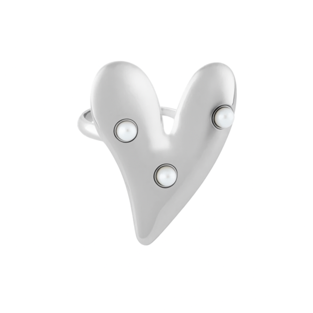 Pearly heart ring