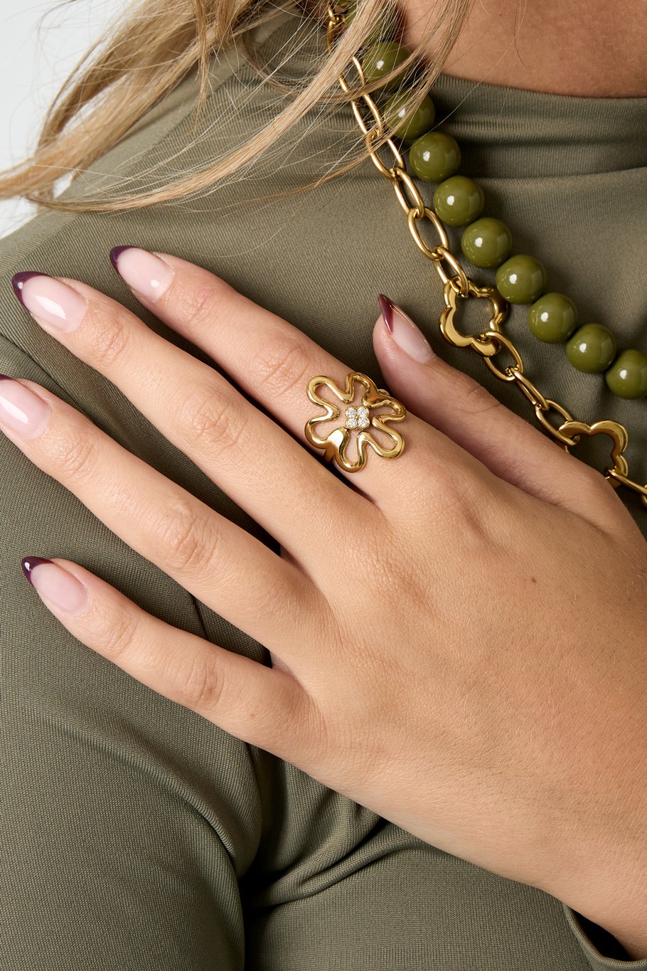 Sparkle blooming ring