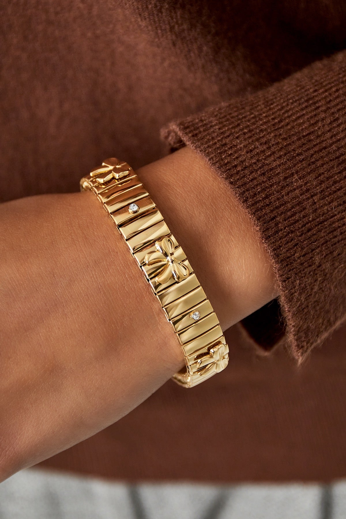 Statement bow bangle
