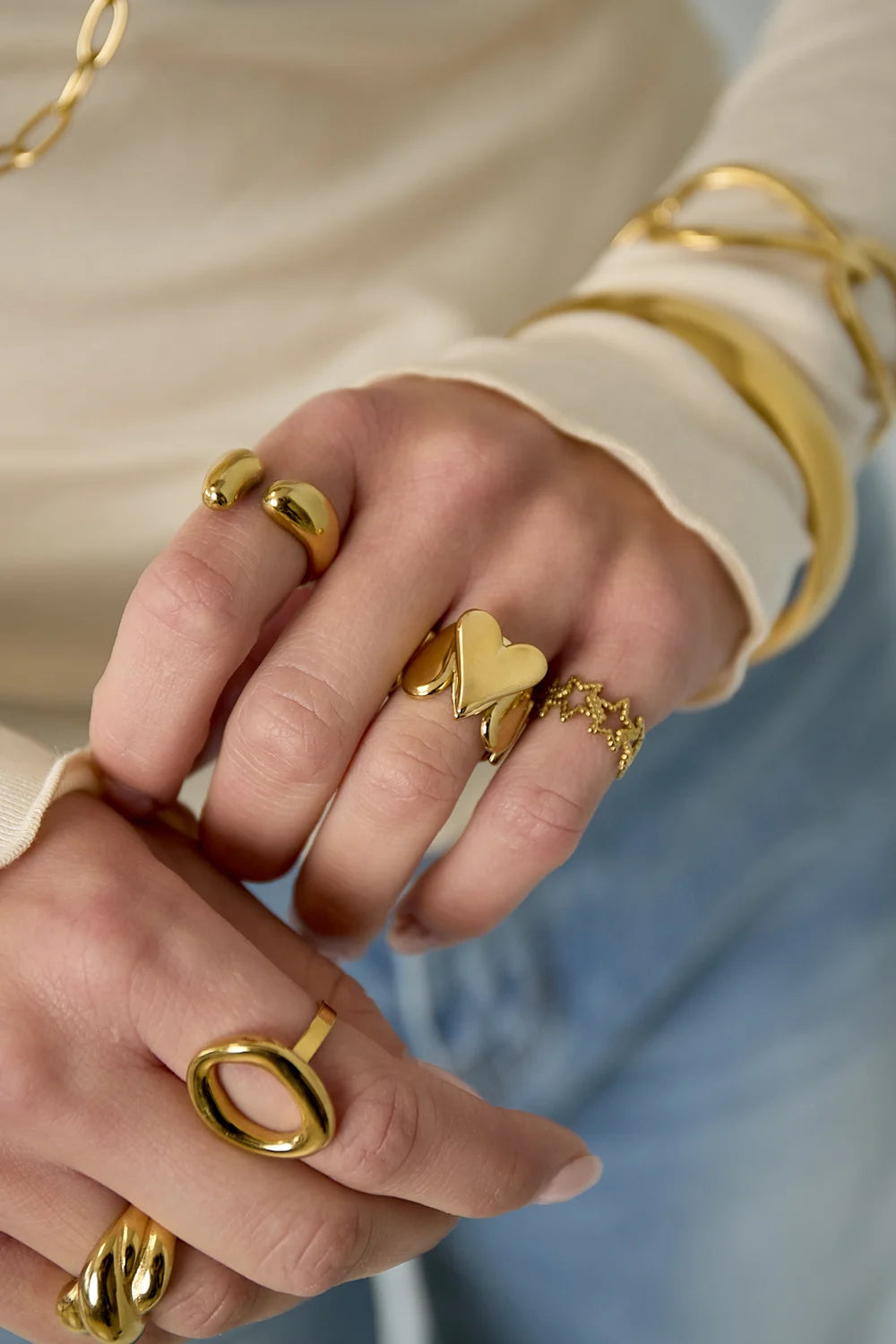 Statement multi hearts ring