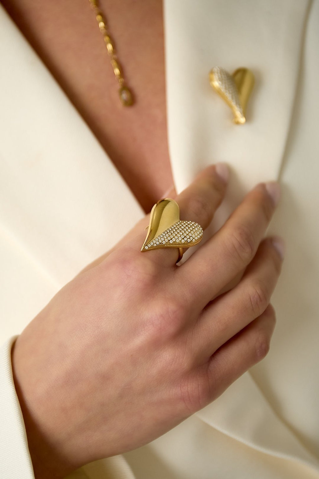 Statement sparkle heart ring