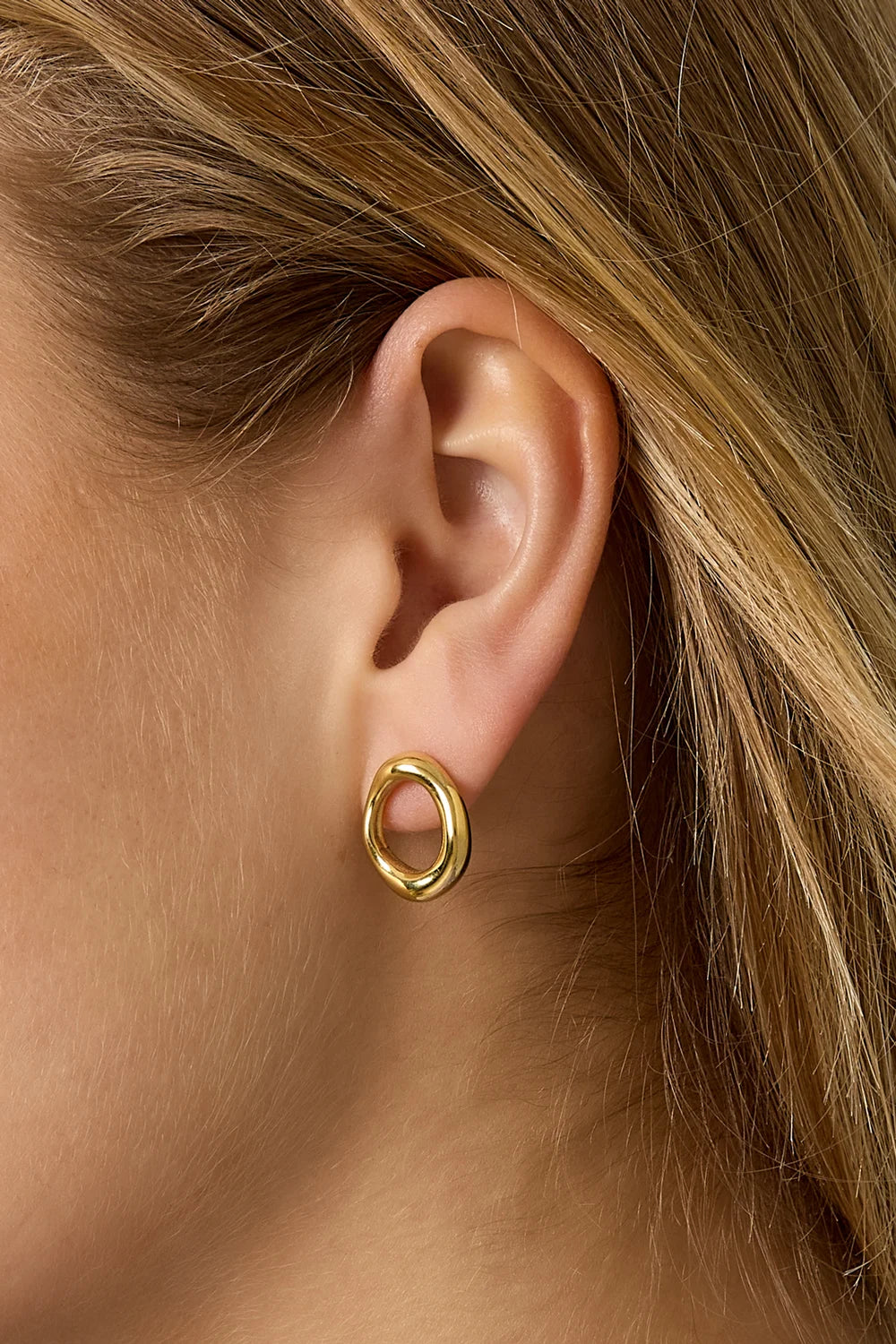Small oval studs