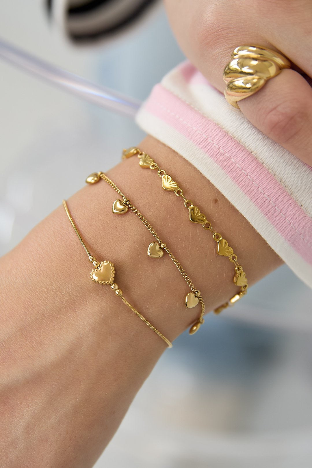 Simple love armband