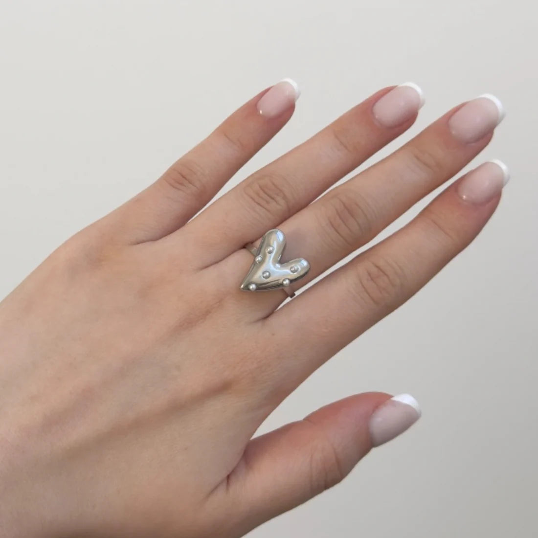 Small pearly hearts ring