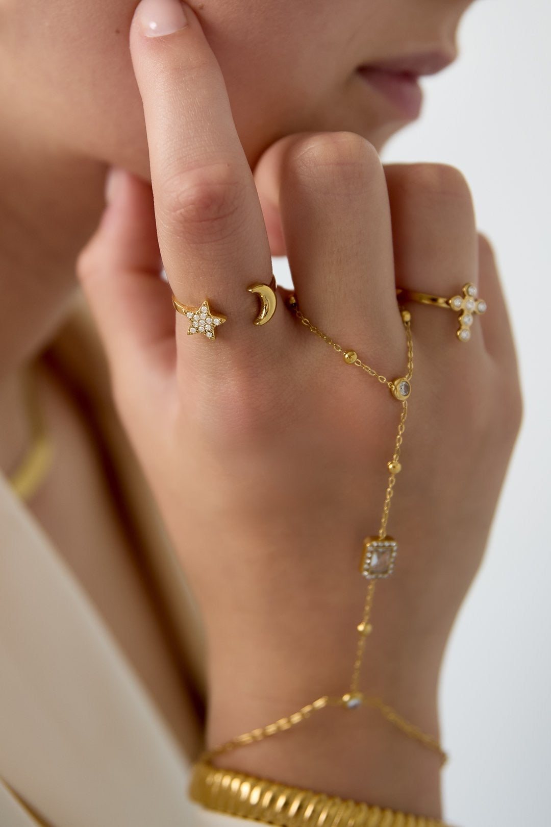 Sparkle moon ring