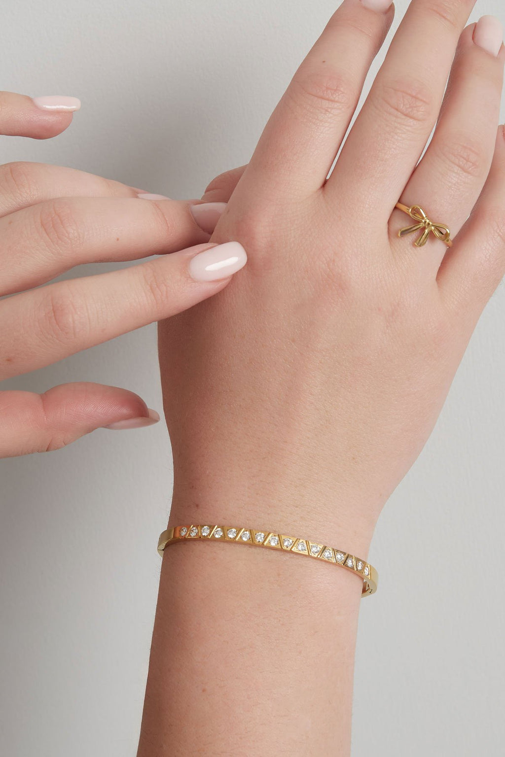 Spicy diamond bangle