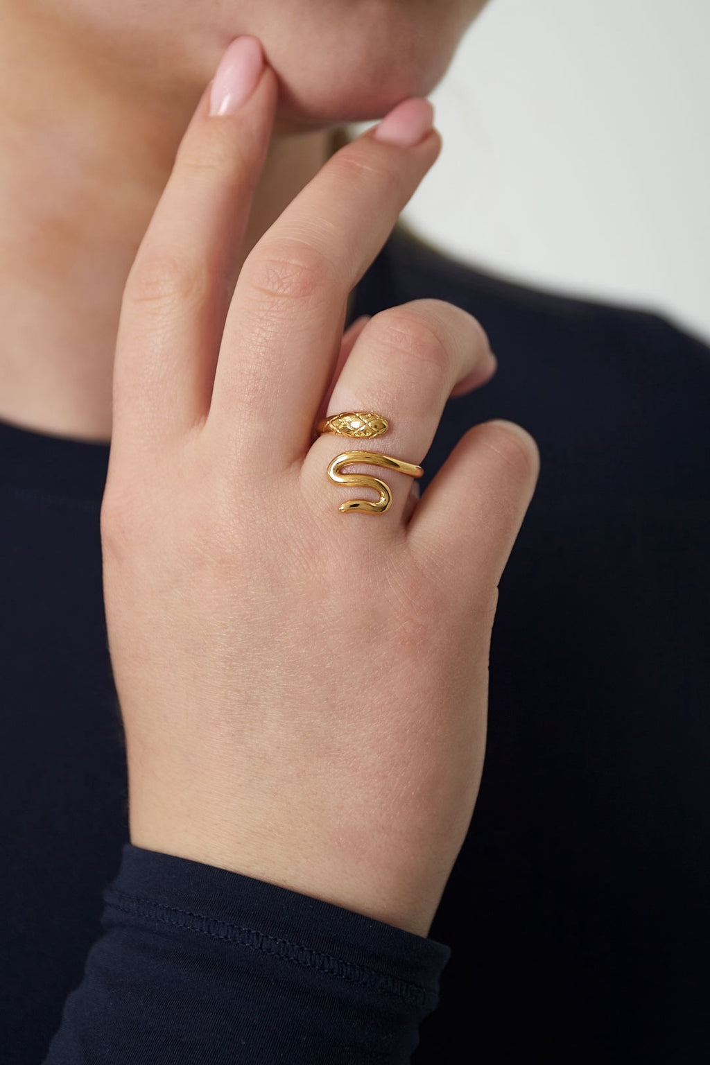 Dazzle snake ring