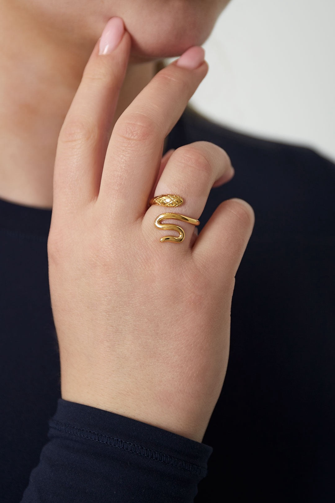 Dazzle snake ring