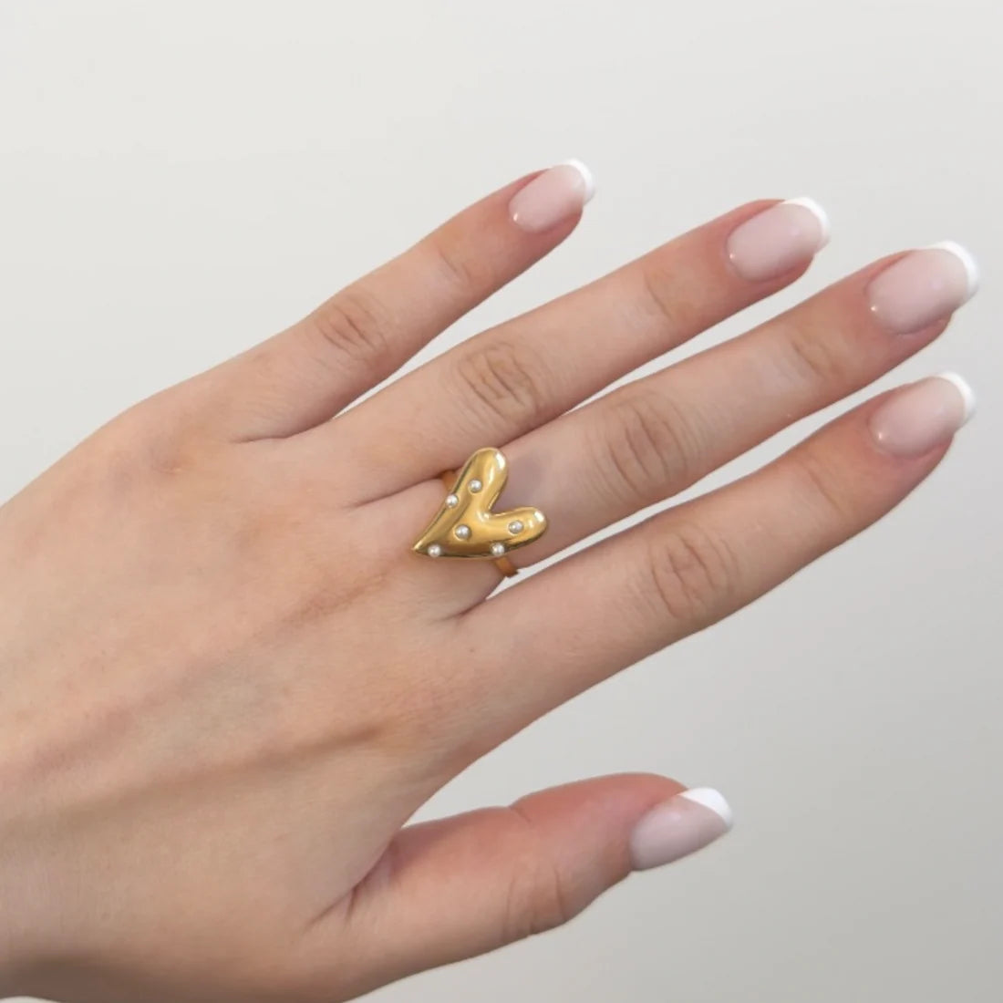Small pearly hearts ring