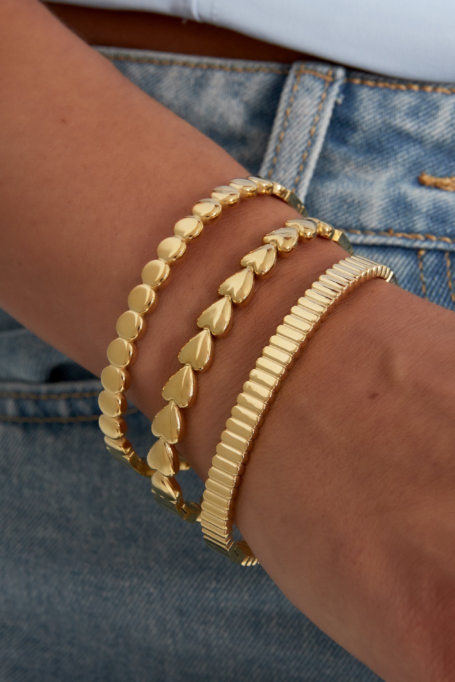 Connected hearts bangle