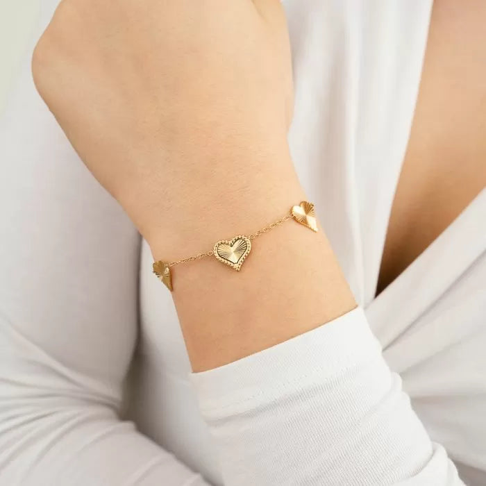 Twisted love armband